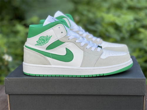 Original version_ AJ1 MID white and green color color_ the item number DC9294 103_ full code shipment 36--46-84153e8d